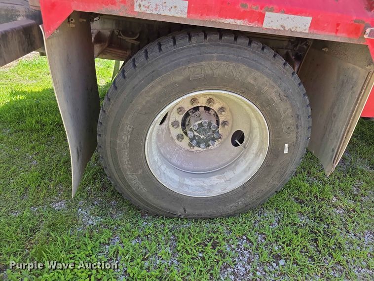 image for item FH6170 1996 International 4700 tank truck