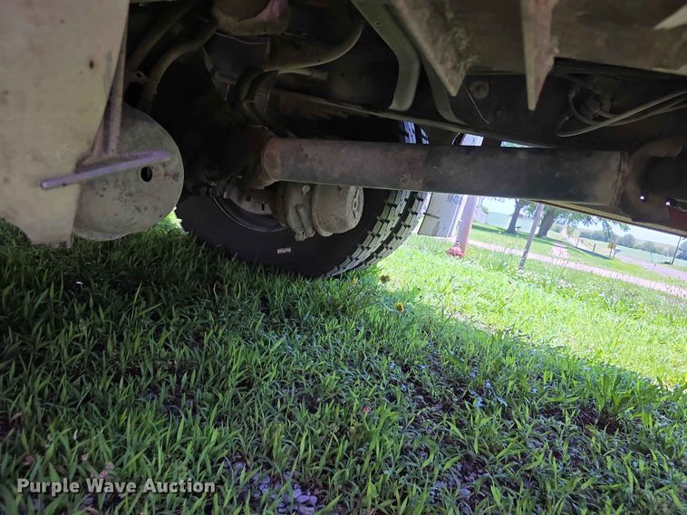 image for item FH6170 1996 International 4700 tank truck
