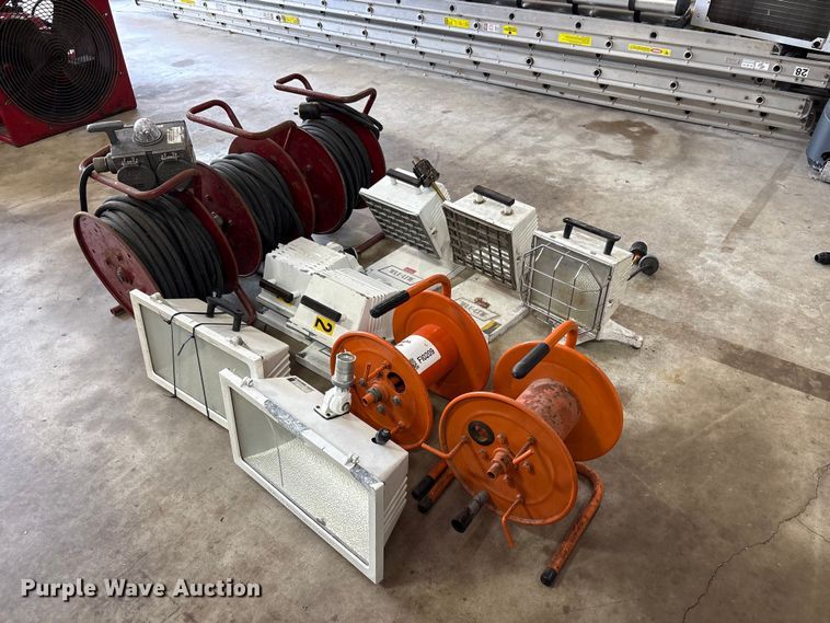 image for item FI0209 Lighting equipment