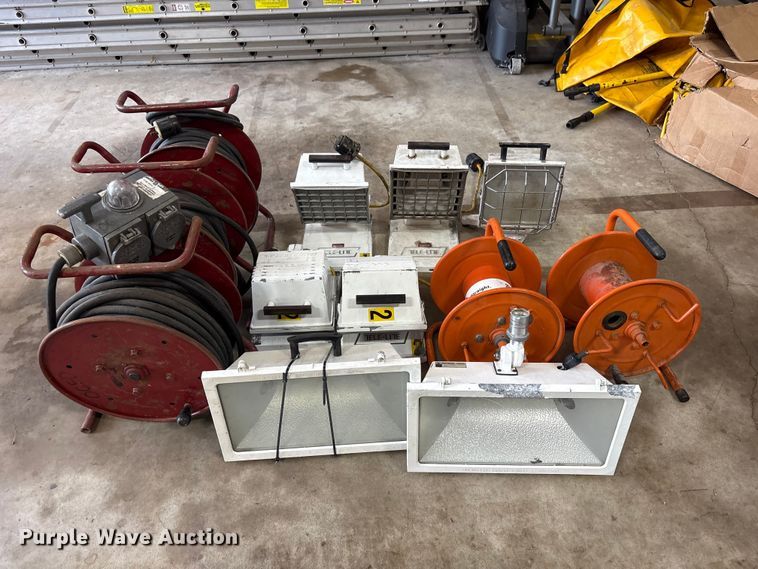 image for item FI0209 Lighting equipment