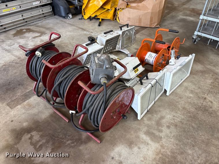 image for item FI0209 Lighting equipment