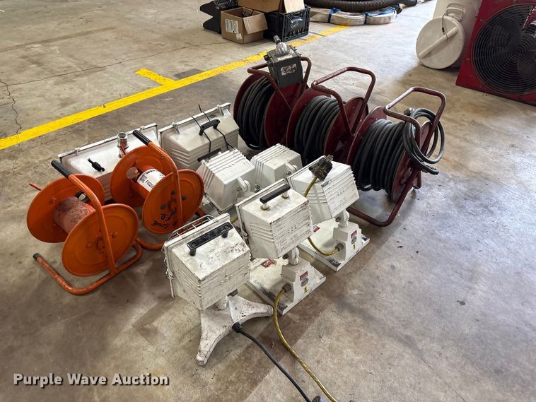 image for item FI0209 Lighting equipment