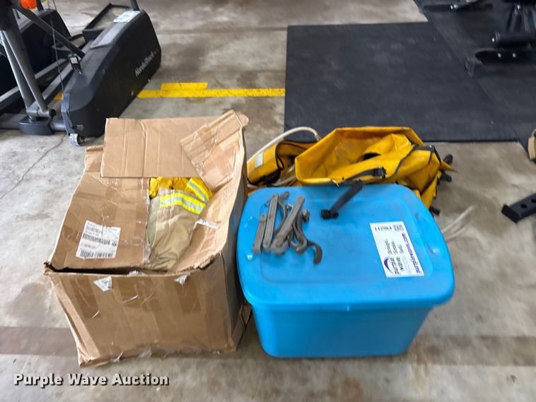 image for item FI0211 Fire fighting equipment