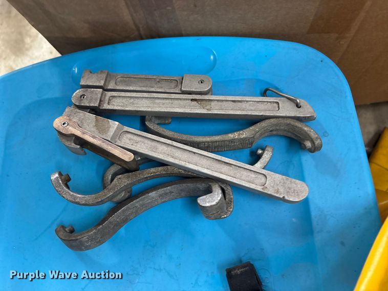 image for item FI0211 Fire fighting equipment