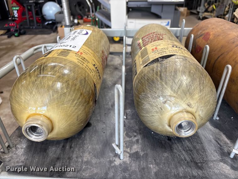 image for item FI0212 Oxygen tanks