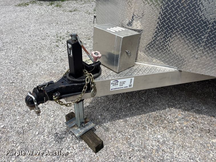 image for item FI0222 2015 Sundowner enclosed cargo trailer