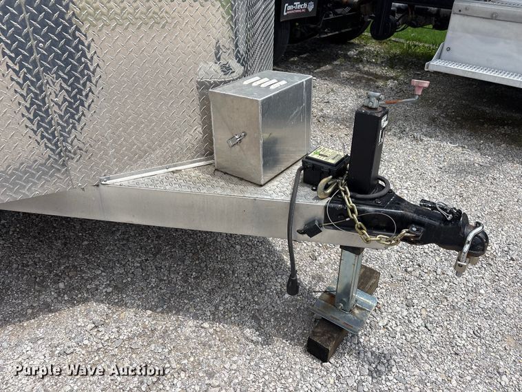 image for item FI0222 2015 Sundowner enclosed cargo trailer