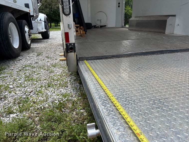 image for item FI0222 2015 Sundowner enclosed cargo trailer