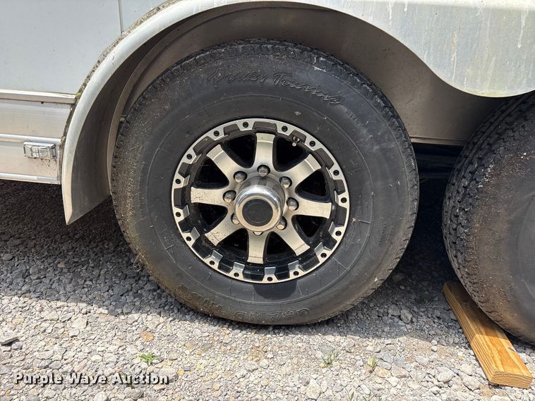 image for item FI0222 2015 Sundowner enclosed cargo trailer