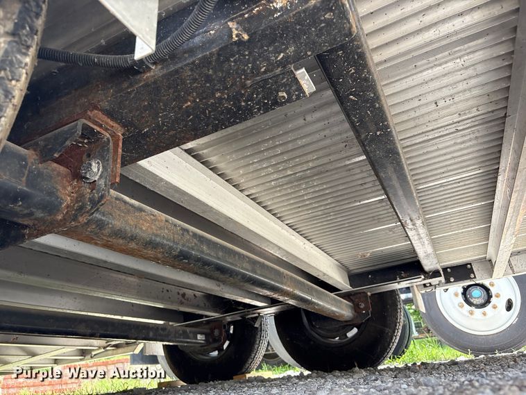 image for item FI0222 2015 Sundowner enclosed cargo trailer