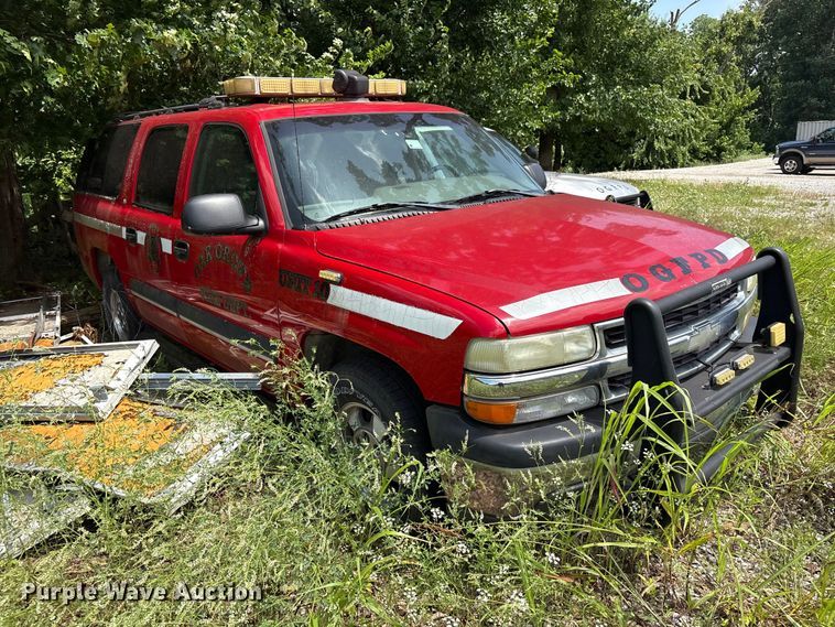 image for item FI0225 2002 Chevrolet Suburban SUV