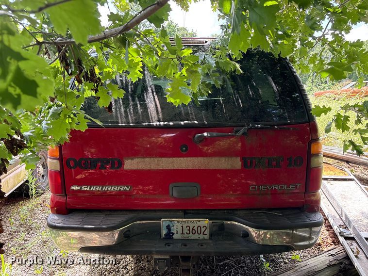 image for item FI0225 2002 Chevrolet Suburban SUV