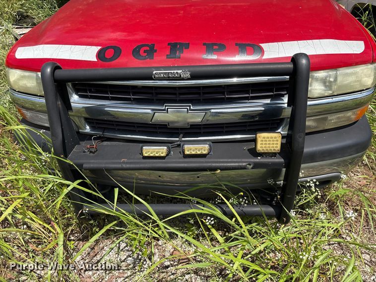 image for item FI0225 2002 Chevrolet Suburban SUV