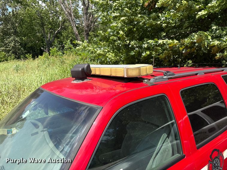image for item FI0225 2002 Chevrolet Suburban SUV