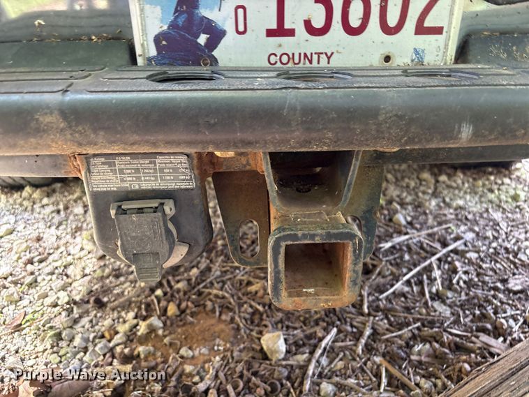 image for item FI0225 2002 Chevrolet Suburban SUV