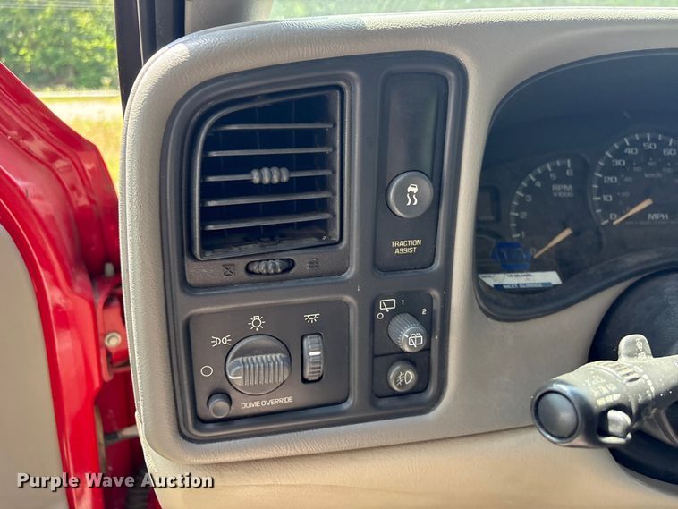 image for item FI0225 2002 Chevrolet Suburban SUV