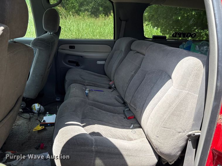 image for item FI0225 2002 Chevrolet Suburban SUV