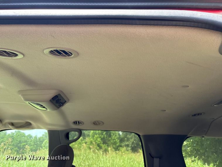image for item FI0225 2002 Chevrolet Suburban SUV