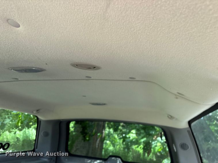 image for item FI0225 2002 Chevrolet Suburban SUV