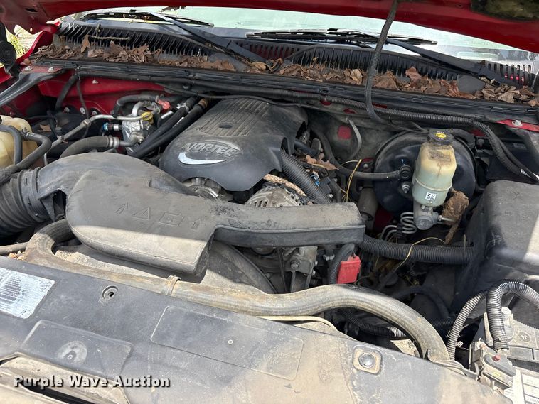 image for item FI0225 2002 Chevrolet Suburban SUV