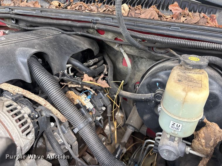 image for item FI0225 2002 Chevrolet Suburban SUV