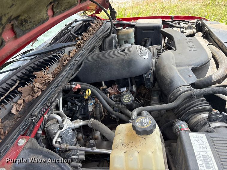 image for item FI0225 2002 Chevrolet Suburban SUV