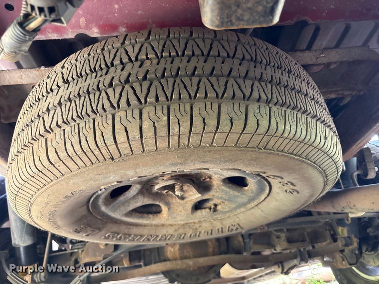 image for item FI0225 2002 Chevrolet Suburban SUV