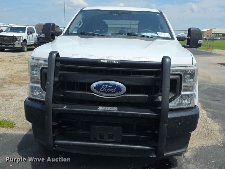 image for item FI0952 2020 Ford F250 Super Duty Crew Cab utility bed pickup truck