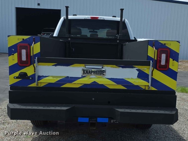 image for item FI0952 2020 Ford F250 Super Duty Crew Cab utility bed pickup truck