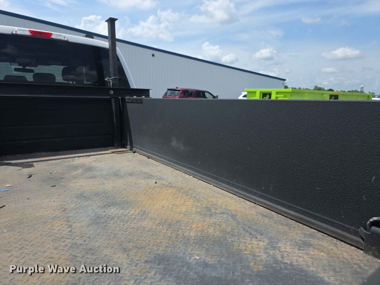 image for item FI0952 2020 Ford F250 Super Duty Crew Cab utility bed pickup truck