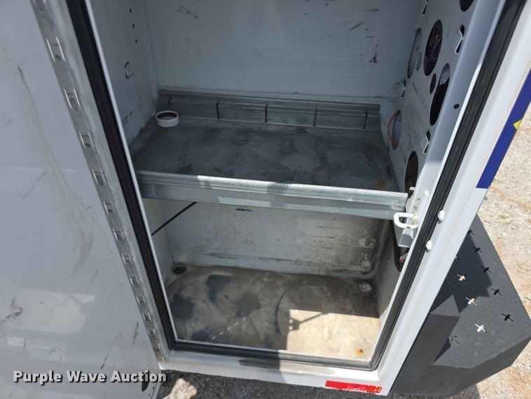 image for item FI0952 2020 Ford F250 Super Duty Crew Cab utility bed pickup truck