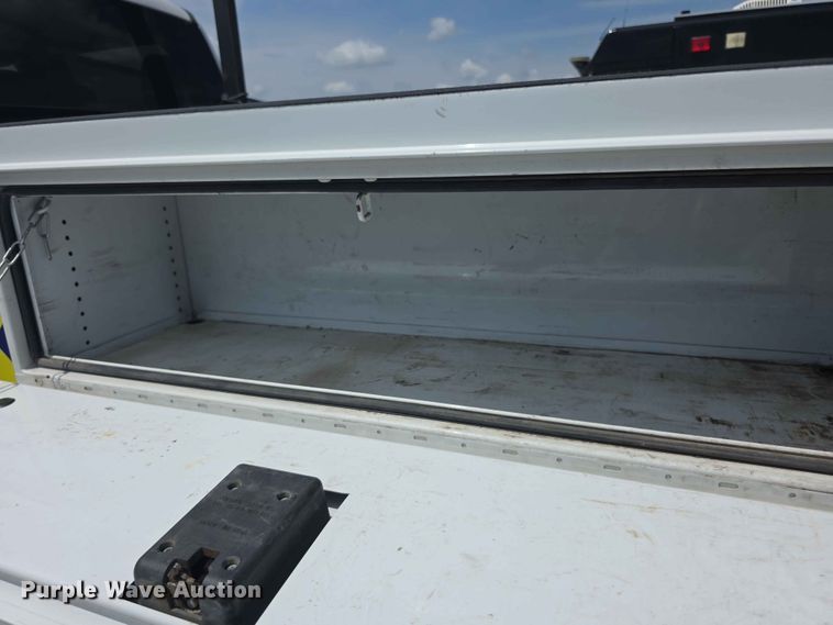 image for item FI0952 2020 Ford F250 Super Duty Crew Cab utility bed pickup truck