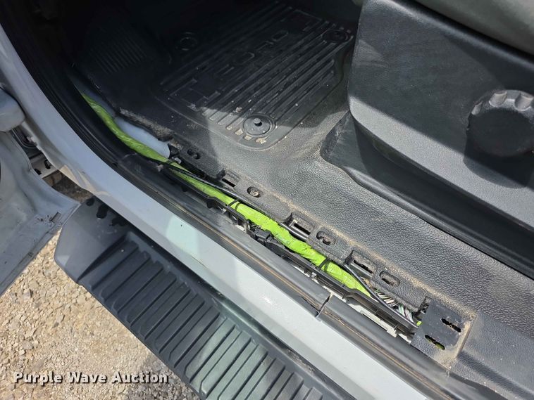 image for item FI0952 2020 Ford F250 Super Duty Crew Cab utility bed pickup truck