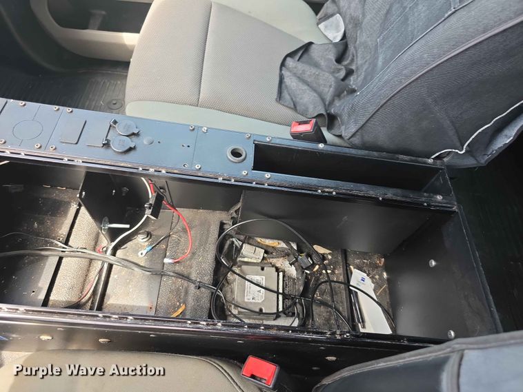 image for item FI0952 2020 Ford F250 Super Duty Crew Cab utility bed pickup truck