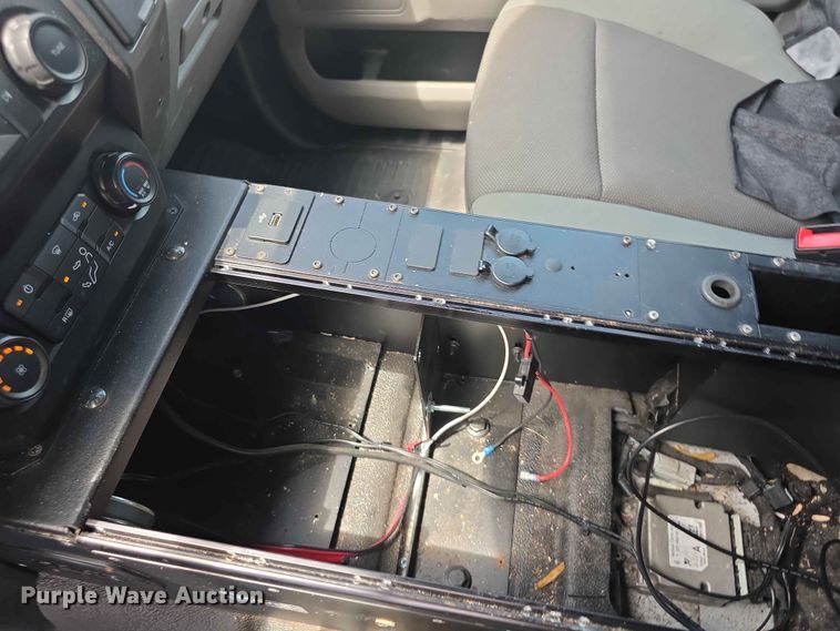 image for item FI0952 2020 Ford F250 Super Duty Crew Cab utility bed pickup truck