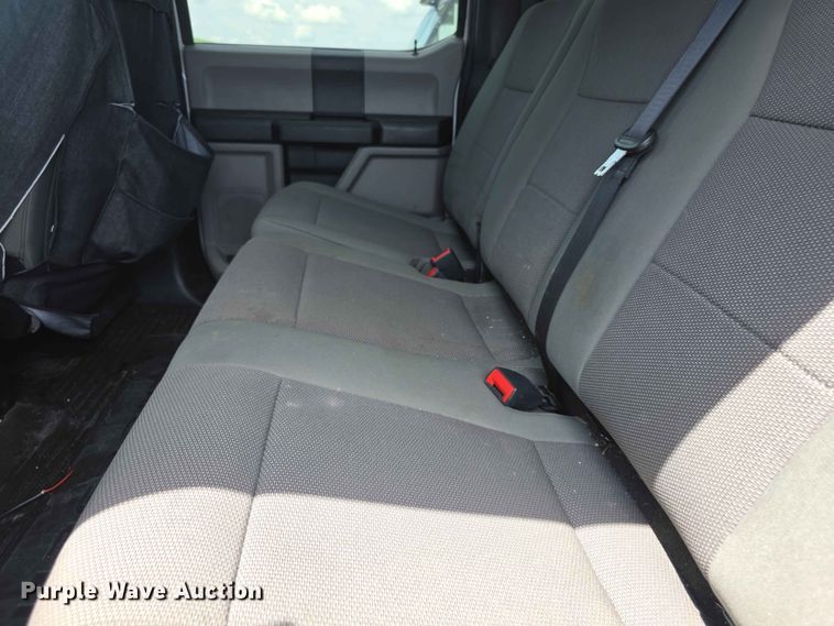 image for item FI0952 2020 Ford F250 Super Duty Crew Cab utility bed pickup truck