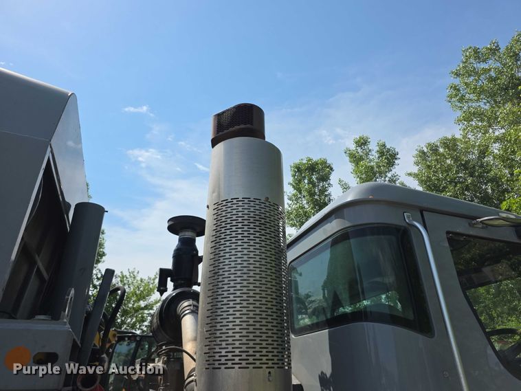 image for item FI0953 2019 Mack LR64E refuse truck