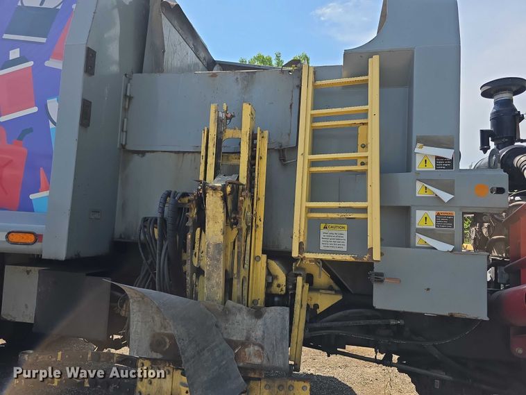 image for item FI0953 2019 Mack LR64E refuse truck