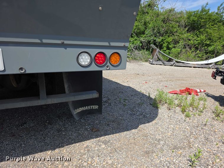 image for item FI0953 2019 Mack LR64E refuse truck