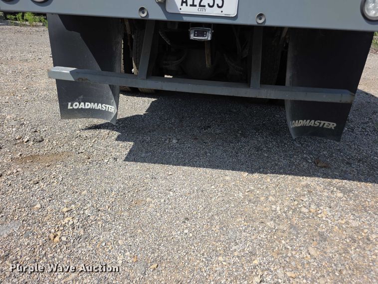 image for item FI0953 2019 Mack LR64E refuse truck
