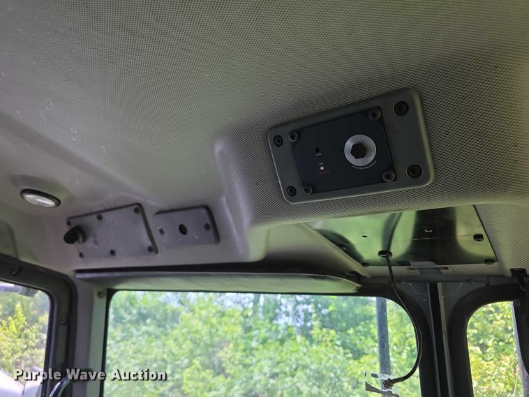 image for item FI0953 2019 Mack LR64E refuse truck