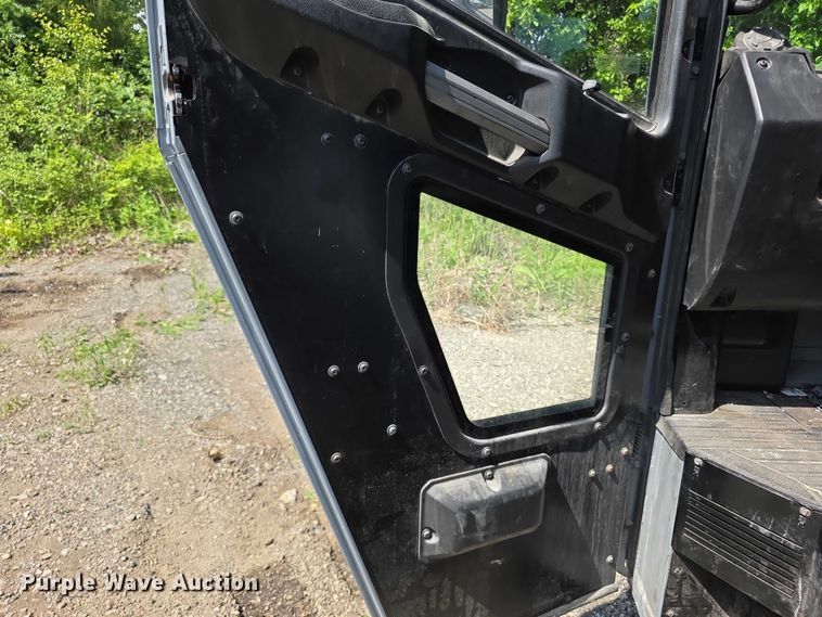 image for item FI0953 2019 Mack LR64E refuse truck