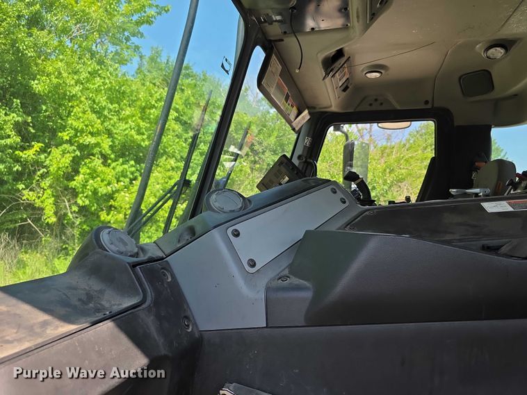image for item FI0953 2019 Mack LR64E refuse truck