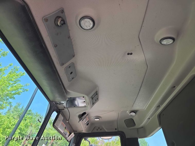 image for item FI0953 2019 Mack LR64E refuse truck