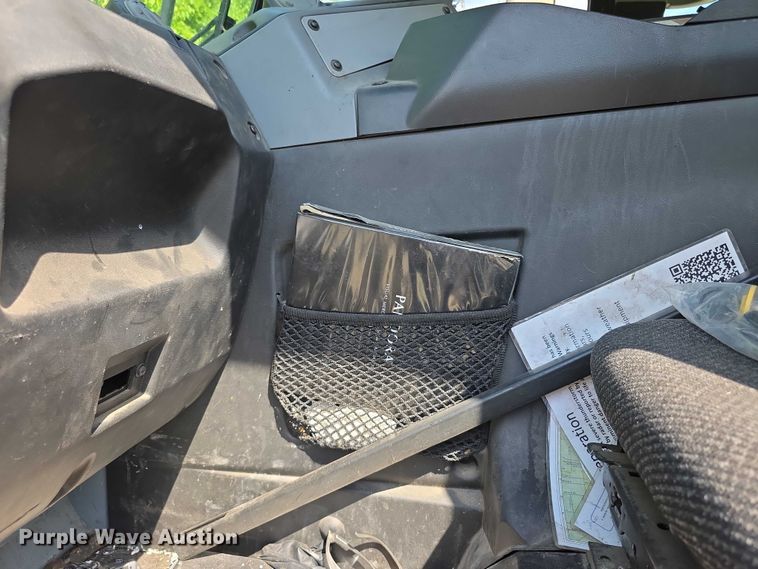image for item FI0953 2019 Mack LR64E refuse truck