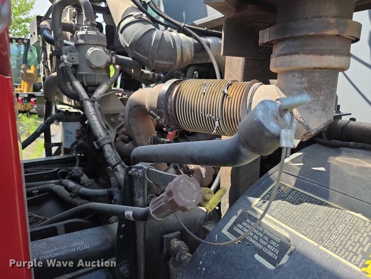 image for item FI0953 2019 Mack LR64E refuse truck