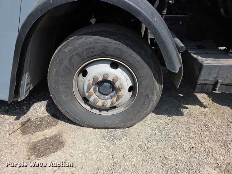 image for item FI0953 2019 Mack LR64E refuse truck