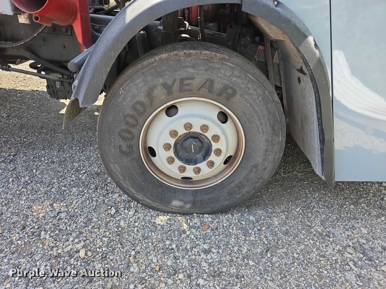 image for item FI0953 2019 Mack LR64E refuse truck