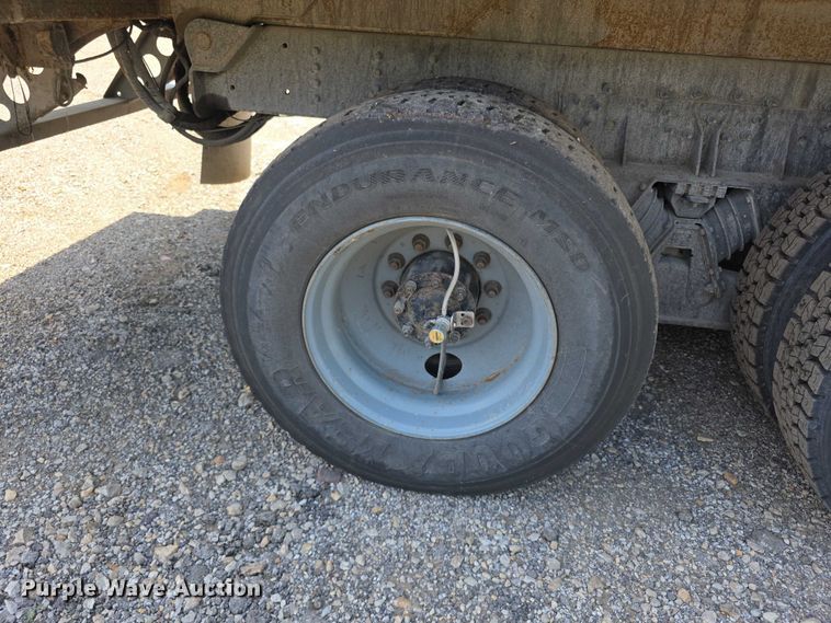 image for item FI0953 2019 Mack LR64E refuse truck