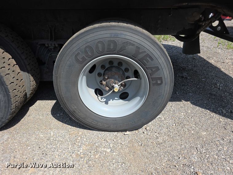 image for item FI0953 2019 Mack LR64E refuse truck